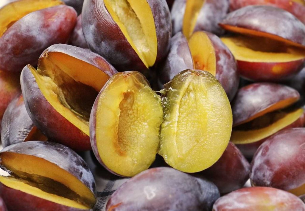 plums as keto date substitute