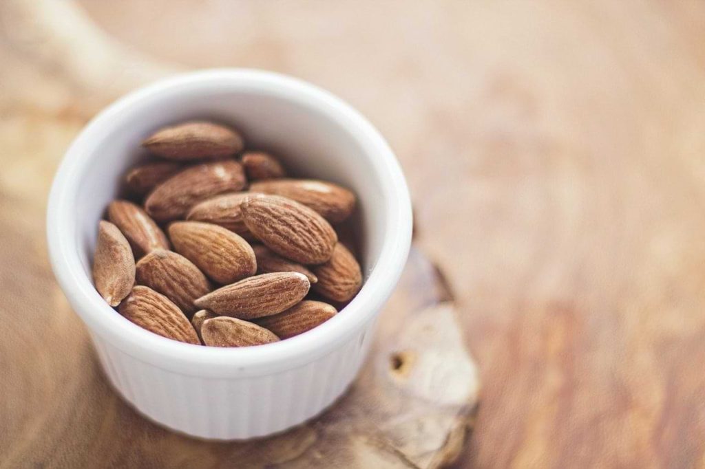 are almonds keto?