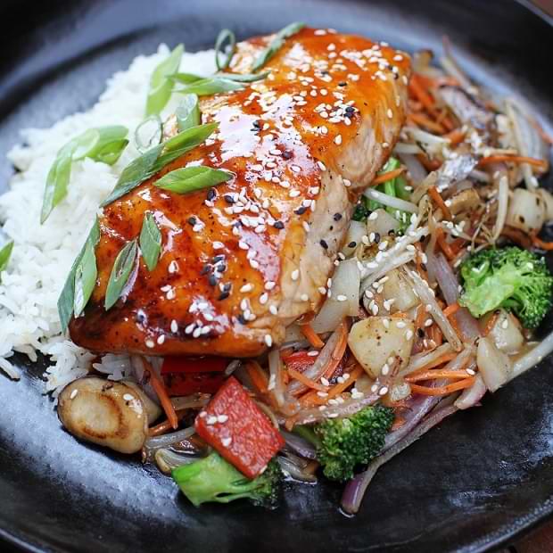 Lazy Dog Grilled Salmon low-carb